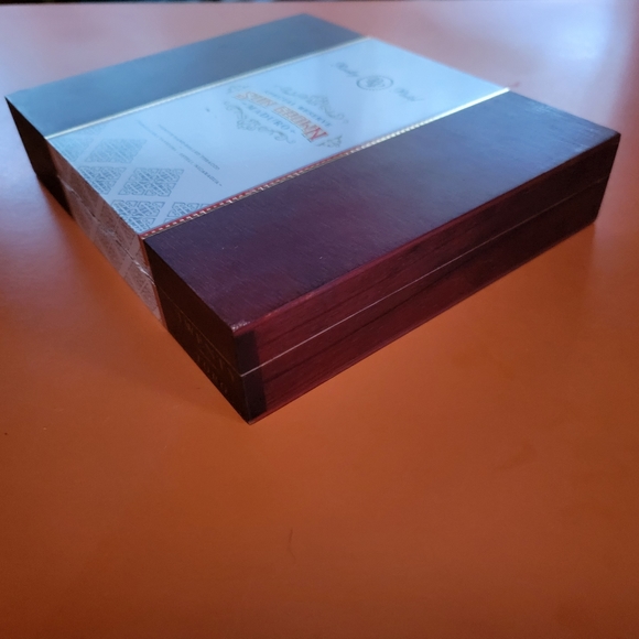 Empty Cigar Box - Picture 12 of 14